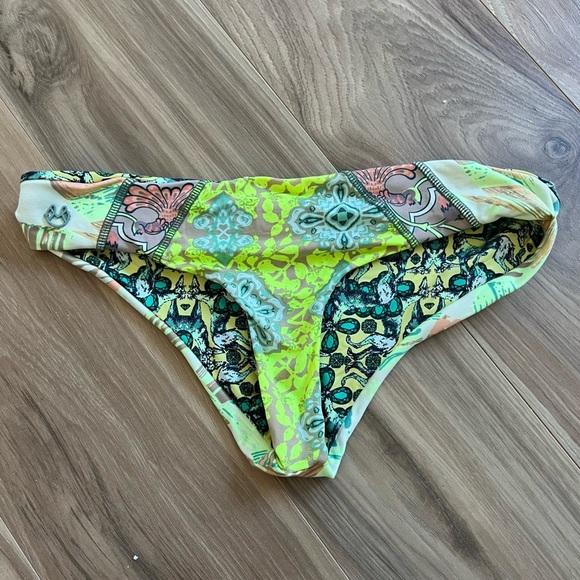 Maaji Reversible Bikini Bottom - Picture 5 of 6